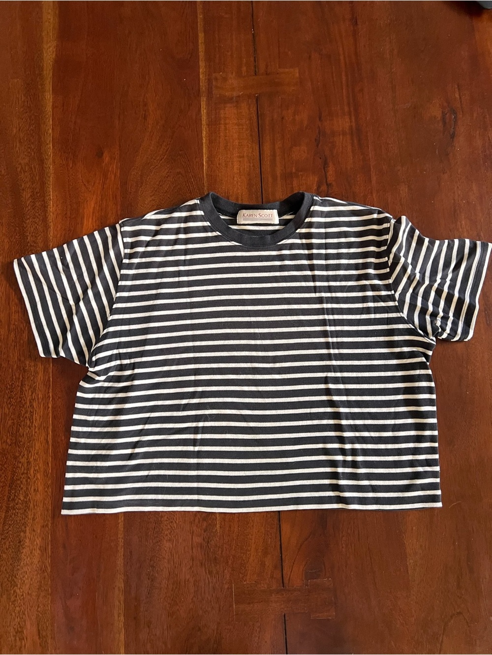 Karen Scott Black & White Stripe Short Sleeve Cropped Tee | Medium/Large
